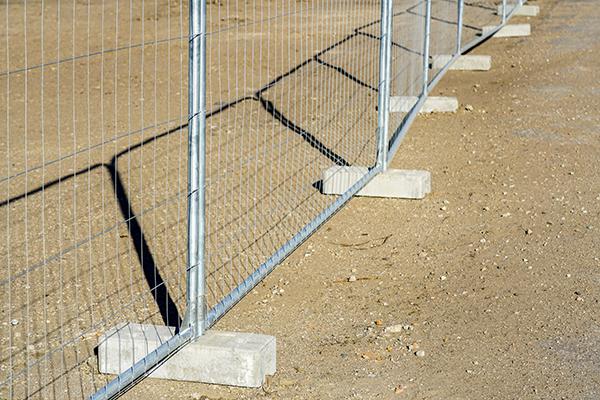 Fence Rental Redmond workers